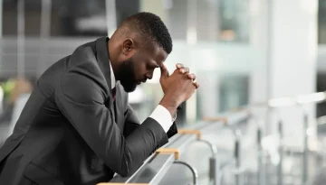 Não posso sentir isso agora o custo oculto da supressão emocional Não posso sentir isso agora o custo oculto da supressão emocional